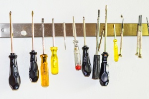 screwdriver, smelly screwdriver, stinky screwdriver, why does my screwdriver smell, butyric acid, plastic screwdriver